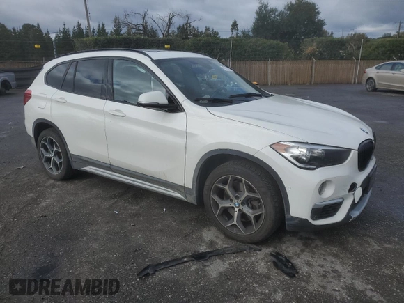 2017 BMW X1 sDrive28i with VIN WBXHU7C32H5H37758, listed as a Copart auction lot 48173225 with 86,488 mi miles and Salvage Title. Bid and sale history available at carsss.com. Image 4.