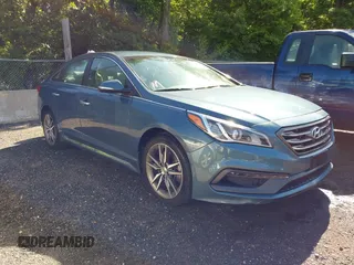 2015 Hyundai Sonata Sport z VIN 5NPE34AB2FH037423, wystawiony jako IAAI lot #42192333 z przebiegiem 54 188 mil mil oraz . Historia ofert i sprzedaży dostępna na DreamBid. Obrazek 1.