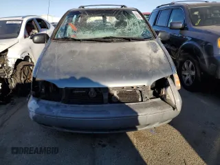 2000 Toyota Sienna LE with VIN 4T3ZF13CXYU272905, listed as a Copart auction lot 63065914 with Not Provided miles and Non Repairable. Bid and sale history available at carsss.com. Image 5.