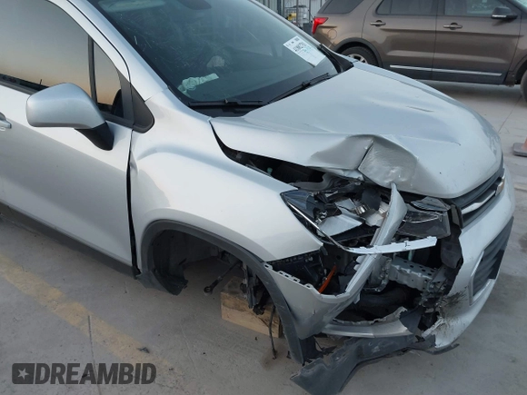 2020 Chevrolet Trax LS with VIN 3GNCJKSB0LL317926, listed as a IAAI auction lot 41802701 with 58,569 mi miles. Bid and sale history available at carsss.com. Image 6.
