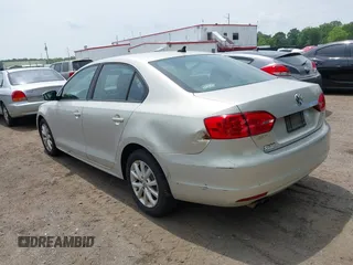 2011 Volkswagen Jetta SE with VIN 3VWDX7AJ0BM367281, listed as a IAAI auction lot 42288075 with 247,916 mi miles and . Bid and sale history available at DreamBid. Image 3.