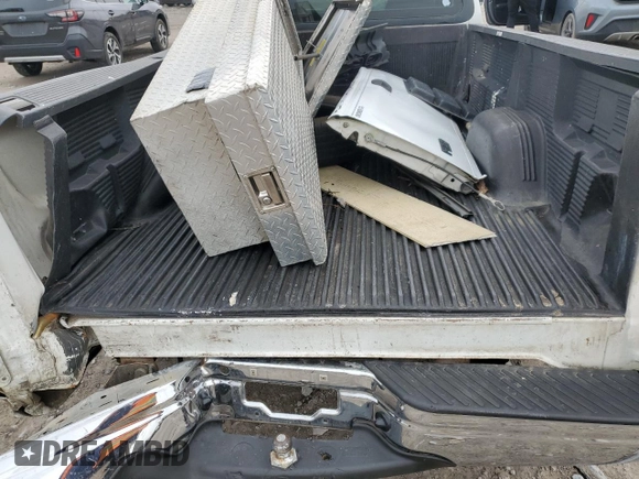 2000 Ford F-150 XL with VIN 1FTRF17WXYNC00937, listed as a Copart auction lot 47680805 with 141,759 mi miles and Salvage title. Bid and sale history available at DreamBid. Image 10.