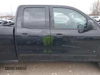 2015 Chevrolet Silverado 1500 LT with VIN 1GCRCREH4FZ200417, listed as a IAAI auction lot 41732194 with 135,000 mi miles. Bid and sale history available at carsss.com. Image 12.