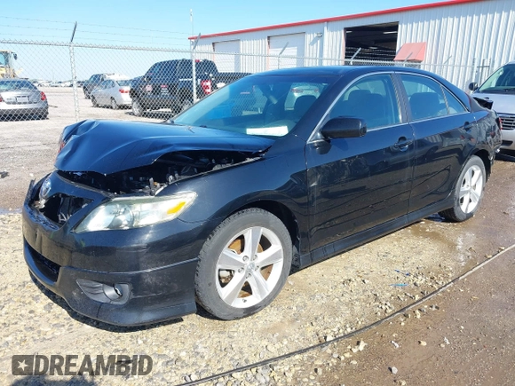 2011 Toyota Camry LE z VIN 4T1BF3EK7BU679002, wystawiony jako IAAI lot #42078508 z przebiegiem 179 019 mil mil oraz . Historia ofert i sprzedaży dostępna na DreamBid. Obrazek 2.