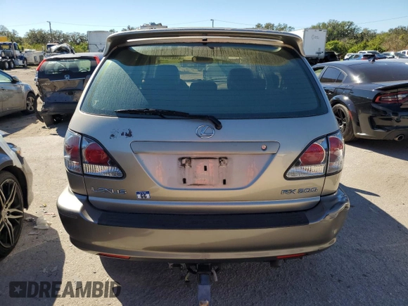 2002 Lexus RX 300 with VIN JTJHF10U920278373, listed as a Copart auction lot 81881594 with 197,501 mi miles and Salvage Title. Bid and sale history available at carsss.com. Image 6.