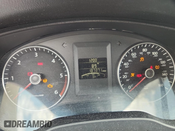 2014 Volkswagen Jetta TDI w/Premium with VIN 3VW3L7AJ9EM303218, listed as a Copart auction lot 64261985 with 187,371 mi miles and Clean title. Bid and sale history available at DreamBid. Image 9.