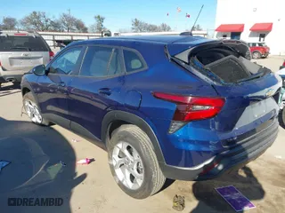 2024 Chevrolet Trax LS with VIN KL77LFE29RC127857, listed as a IAAI auction lot 41264638 with 27,129 mi miles. Bid and sale history available at carsss.com. Image 3.