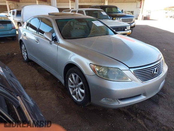 2009 Lexus LS 460 with VIN JTHBL46F895091293, listed as a IAAI auction lot 41825852 with 193,568 mi miles. Bid and sale history available at carsss.com. Image 1.