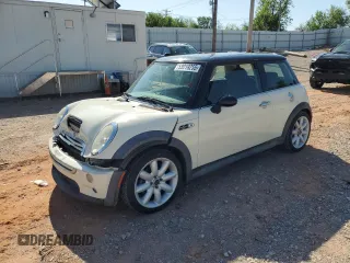 2004 MINI Hardtop S z VIN WMWRE334X4TD85807, wystawiony jako Copart lot #53919255 z przebiegiem 137 604 mil mil oraz Szkoda całkowita • Salvage title. Historia ofert i sprzedaży dostępna na DreamBid. Obrazek 1.