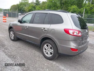 2011 Hyundai Santa Fe GL z VIN 5XYZGDAG6BG065017, wystawiony jako IAAI lot #42255240 z przebiegiem 121 905 mil mil oraz . Historia ofert i sprzedaży dostępna na DreamBid. Obrazek 3.