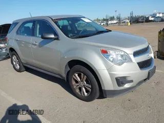 2013 Chevrolet Equinox LS z VIN 2GNFLCEK9D6201879, wystawiony jako IAAI lot #41991600 z przebiegiem 131 096 mil mil oraz . Historia ofert i sprzedaży dostępna na DreamBid. Obrazek 1.