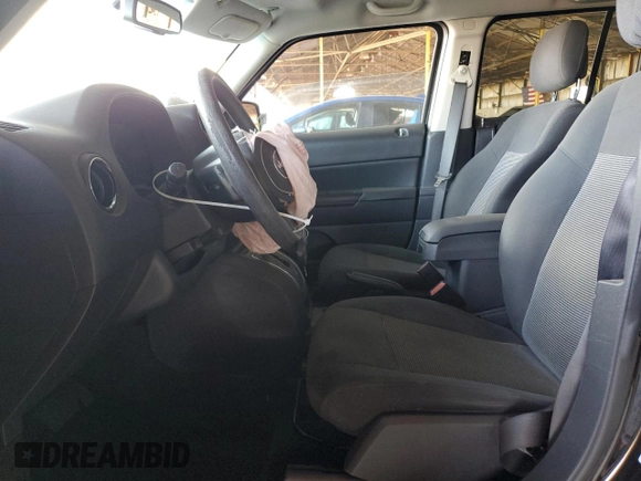 2016 Jeep Patriot Sport z VIN 1C4NJPBA3GD810579, wystawiony jako Copart lot #62644305 z przebiegiem 96 481 mil mil oraz Szkoda całkowita • Salvage title. Historia ofert i sprzedaży dostępna na DreamBid. Obrazek 7.