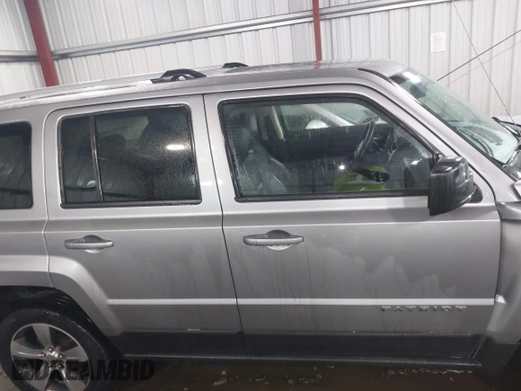 2016 Jeep Patriot High Altitude z VIN 1C4NJRFB0GD500582, wystawiony jako IAAI lot #42298262 z przebiegiem 117 643 mil mil oraz . Historia ofert i sprzedaży dostępna na DreamBid. Obrazek 14.