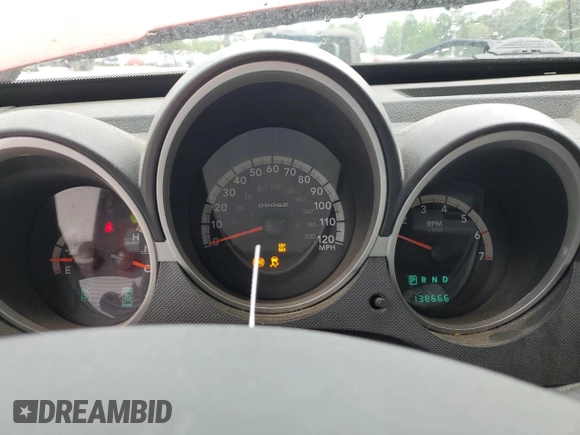 2007 Dodge Nitro R/T z VIN 1D8GT58637W731719, wystawiony jako Copart lot #55774025 z przebiegiem 138 666 mil mil oraz Szkoda całkowita • Salvage title. Historia ofert i sprzedaży dostępna na DreamBid. Obrazek 9.