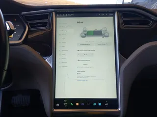 2013 Tesla Model S с VIN 5YJSA1CG8DFP22036, выставлен на аукционе IAAI как лот 41886249 с пробегом 125 477 миль миль и . История ставок и продаж доступна на DreamBid. Изображение 16.