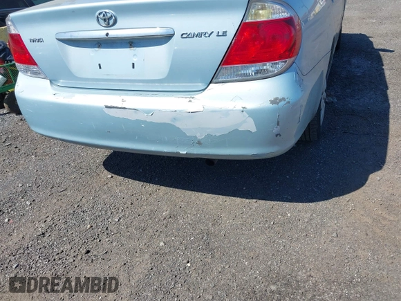 2005 Toyota Camry STD z VIN 4T1BE32K65U994854, wystawiony jako IAAI lot #42137074 z przebiegiem 104 051 mil mil oraz . Historia ofert i sprzedaży dostępna na DreamBid. Obrazek 14.