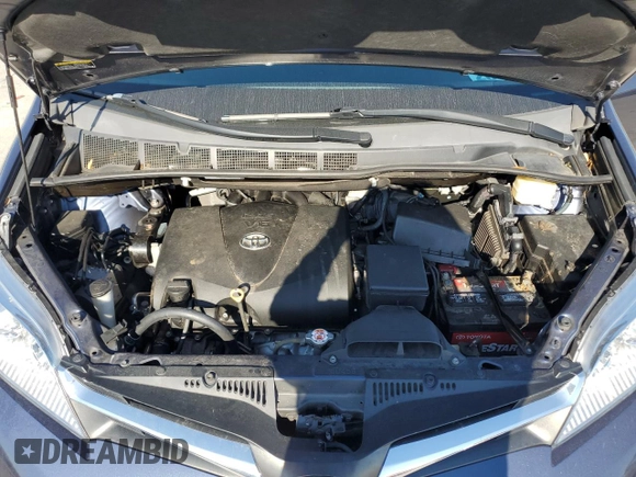 2018 Toyota Sienna LE Auto Access Seat with VIN 5TDKZ3DC3JS961968, listed as a Copart auction lot 76955644 with 28,513 mi miles and Salvage title. Bid and sale history available at DreamBid. Image 13.