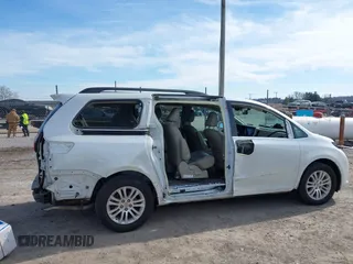 2017 Toyota Sienna XLE Auto Access Seat with VIN 5TDYZ3DC5HS855137, listed as a IAAI auction lot 41657651 with 97,850 mi miles. Bid and sale history available at carsss.com. Image 13.