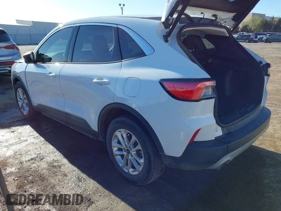 2022 Ford Escape SE z VIN 1FMCU0G64NUB64536, wystawiony jako IAAI lot #41834238 z przebiegiem 31 686 mil mil oraz . Historia ofert i sprzedaży dostępna na DreamBid. Obrazek 3.