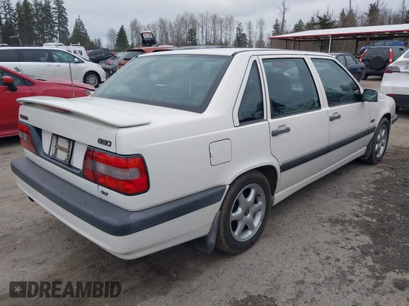 1997 Volvo 850 с VIN YV1LS5649V1394639, выставлен на аукционе IAAI как лот 41823556 с пробегом 110 220 миль миль и . История ставок и продаж доступна на DreamBid. Изображение 4.