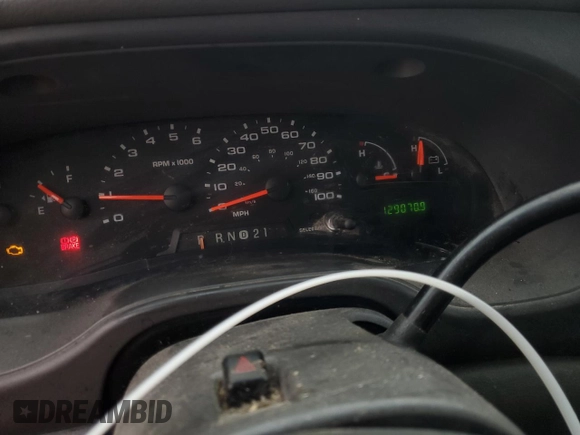 2004 Ford Econoline Cargo with VIN 1FTNE24L04HA33417, listed as a Copart auction lot 85720904 with 129,070 mi miles and Salvage title. Bid and sale history available at DreamBid. Image 9.