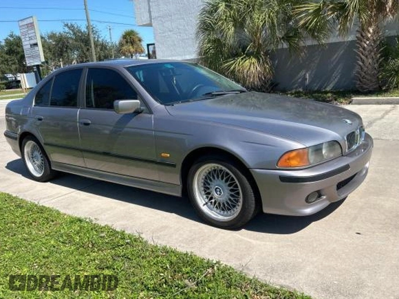 1999 BMW 5 Series 528iA with VIN WBADM6346XGU01087, listed as a Copart auction lot 76328624 with 235,225 mi miles and Clean Title. Bid and sale history available at carsss.com. Image 1.