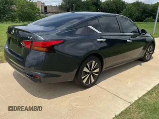 2022 Nissan Altima SV z VIN 1N4BL4DV0NN308170, wystawiony jako Copart lot #58983465 z przebiegiem 92 903 mil mil oraz Czysty tytuł • Clean title. Historia ofert i sprzedaży dostępna na DreamBid. Obrazek 4.