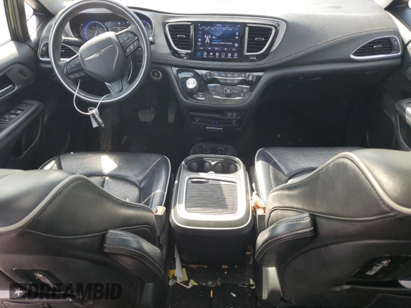 2018 Chrysler Pacifica Limited with VIN 2C4RC1GG8JR260368, listed as a Copart auction lot 52537355 with 102,112 mi miles and Salvage title. Bid and sale history available at DreamBid. Image 8.