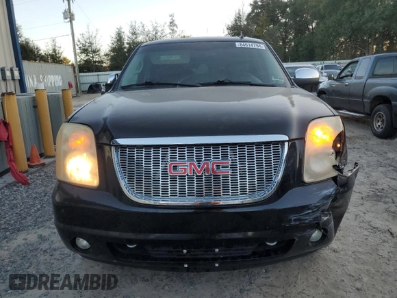 2008 GMC Yukon XL SLT with VIN 1GKFC160X8J187420, listed as a Copart auction lot 84614794 with 306,715 mi miles and Salvage Title. Bid and sale history available at carsss.com. Image 5.