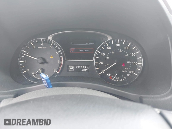 2015 Nissan Pathfinder S with VIN 5N1AR2MN0FC622662, listed as a IAAI auction lot 42116398 with 172,935 mi miles. Bid and sale history available at carsss.com. Image 7.