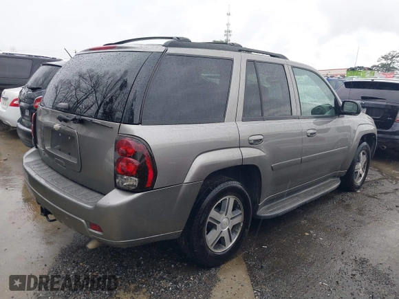 2006 Chevrolet TrailBlazer LS with VIN 1GNDS13S562239191, listed as a IAAI auction lot 41723168 with 154,210 mi miles and . Bid and sale history available at DreamBid. Image 4.