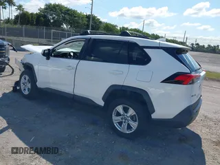 2021 Toyota RAV4 XLE with VIN 2T3W1RFV2MC102997, listed as a IAAI auction lot 41512340 with 47,238 mi miles. Bid and sale history available at carsss.com. Image 3.