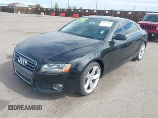2010 Audi A5 Premium Plus z VIN WAULFAFR2AA069370, wystawiony jako IAAI lot #42301018 z przebiegiem 114 526 mil mil oraz . Historia ofert i sprzedaży dostępna na DreamBid. Obrazek 2.