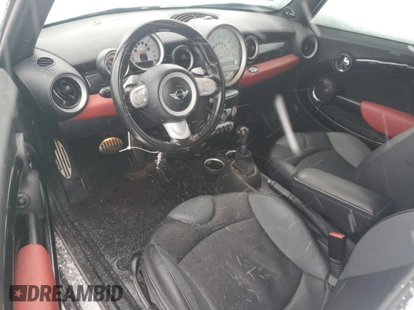 2010 MINI Convertible S z VIN WMWMS3C52ATZ85466, wystawiony jako Copart lot #81320914 z przebiegiem 143 183 mil mil oraz Szkoda całkowita • Salvage title. Historia ofert i sprzedaży dostępna na DreamBid. Obrazek 8.