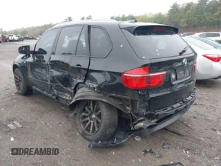 2013 BMW X5 xDrive50i z VIN 5UXZV8C57DL899442, wystawiony jako IAAI lot #42204247 z przebiegiem 120 207 mil mil oraz . Historia ofert i sprzedaży dostępna na DreamBid. Obrazek 3.