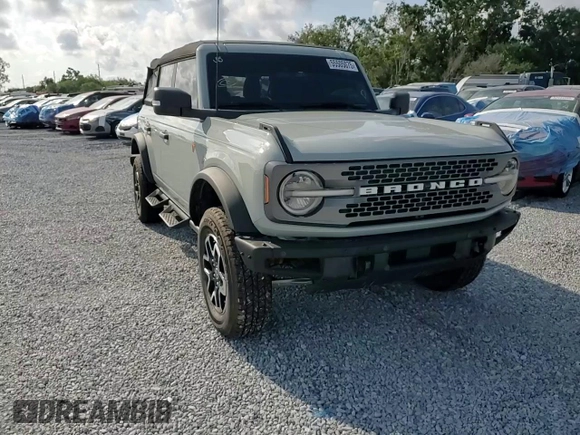 2024 Ford Bronco Badlands z VIN 1FMEE9BP3RLA46984, wystawiony jako Copart lot #55505075 z przebiegiem 4089 mil mil oraz Szkody całkowita. Historia ofert i sprzedaży dostępna na DreamBid. Obrazek 14.