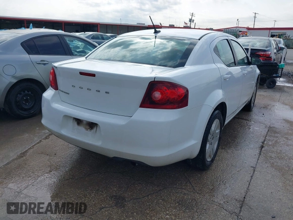 2014 Dodge Avenger SE z VIN 1C3CDZAB2EN174348, wystawiony jako IAAI lot #41923689 z przebiegiem 136 576 mil mil oraz . Historia ofert i sprzedaży dostępna na DreamBid. Obrazek 4.
