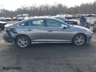 2019 Hyundai Sonata Sport with VIN 5NPE34AF3KH820828, listed as a IAAI auction lot 41015372 with 32,782 mi miles. Bid and sale history available at carsss.com. Image 13.