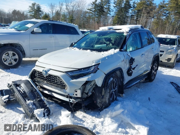 2024 Toyota RAV4 XSE z VIN JTMFB3FV9RD202172, wystawiony jako IAAI lot #41589995 z przebiegiem 6 016 mil mil oraz . Historia ofert i sprzedaży dostępna na DreamBid. Obrazek 6.