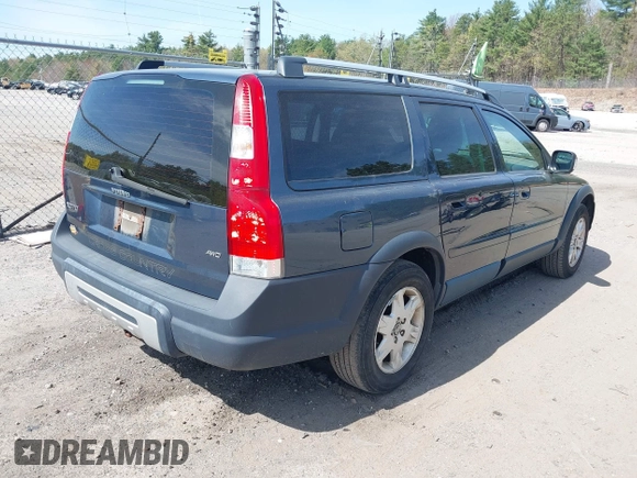 2007 Volvo XC70 with VIN YV4SZ592571273632, listed as a IAAI auction lot 42166678 with 199,891 mi miles. Bid and sale history available at carsss.com. Image 4.