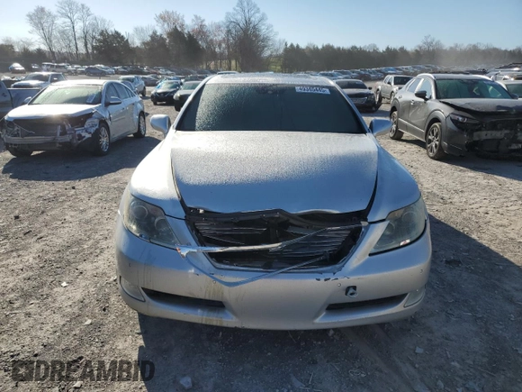2007 Lexus LS 460 L z VIN JTHGL46FX75001158, wystawiony jako Copart lot #49345445 z przebiegiem 271 513 mil mil oraz Czysty tytuł • Clean title. Historia ofert i sprzedaży dostępna na DreamBid. Obrazek 5.