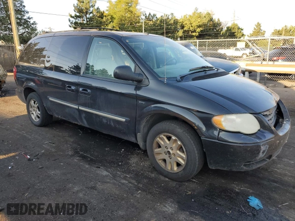 2007 Chrysler Town & Country LWB Touring with VIN 2A4GP54L97R273668, listed as a Copart auction lot 71061194 with 204,820 mi miles and Non Repairable. Bid and sale history available at carsss.com. Image 4.