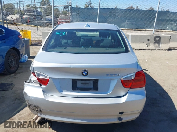 2007 BMW 3 Series 328i with VIN WBAVC53537FZ80538, listed as a IAAI auction lot 42675956 with 235,056 mi miles and . Bid and sale history available at DreamBid. Image 16.