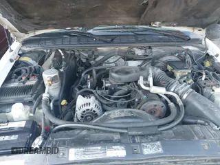 1996 Chevrolet S-10 LS with VIN 1GCDT19W9TK207551, listed as a IAAI auction lot 41369981 with 180,189 mi miles and . Bid and sale history available at DreamBid. Image 10.