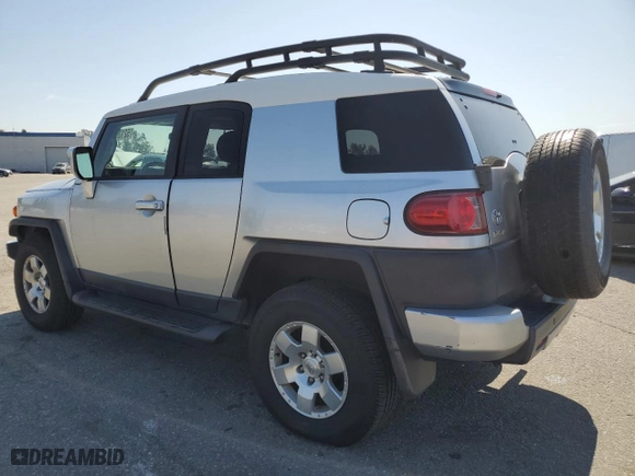 2007 Toyota FJ Cruiser with VIN JTEBU11F570090497, listed as a Copart auction lot 52139245 with 212,168 mi miles and Salvage Title. Bid and sale history available at carsss.com. Image 2.