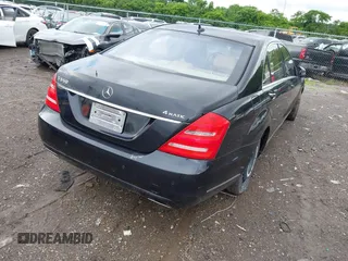 2010 Mercedes-Benz S 550 with VIN WDDNG8GB8AA328534, listed as a IAAI auction lot 42246844 with 221,107 mi miles and . Bid and sale history available at DreamBid. Image 4.