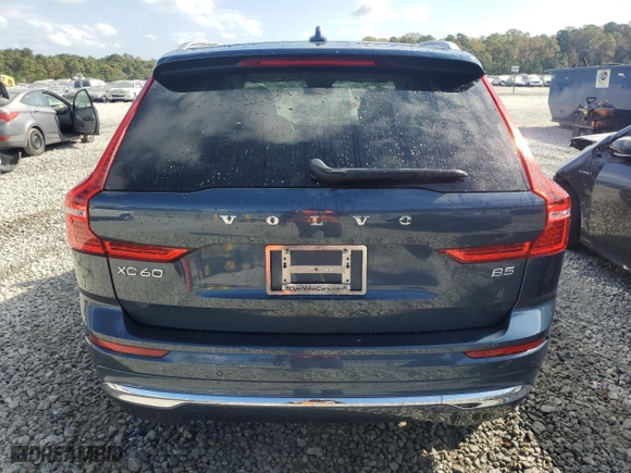 2023 Volvo XC60 Plus Bright Theme with VIN YV4L12DN0P1302014, listed as a Copart auction lot 77476774 with 17,183 mi miles and Salvage Title. Bid and sale history available at carsss.com. Image 6.