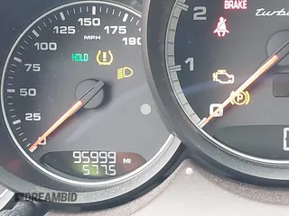 2016 Porsche Cayenne Turbo z VIN WP1AC2A20GLA85193, wystawiony jako IAAI lot #42170440 z przebiegiem 95 999 mil mil oraz . Historia ofert i sprzedaży dostępna na DreamBid. Obrazek 16.