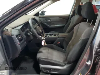 2021 Nissan Rogue SV z VIN 5N1AT3BB9MC826227, wystawiony jako Copart lot #56134655 z przebiegiem 24 994 mil mil oraz Szkoda całkowita • Salvage title. Historia ofert i sprzedaży dostępna na DreamBid. Obrazek 7.