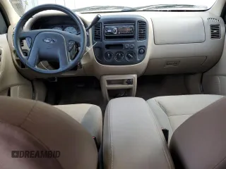 2004 Ford Escape XLS with VIN 1FMYU02144DA21005, listed as a Copart auction lot 45536325 with 189,661 mi miles and Salvage Title. Bid and sale history available at DreamBid. Image 8.